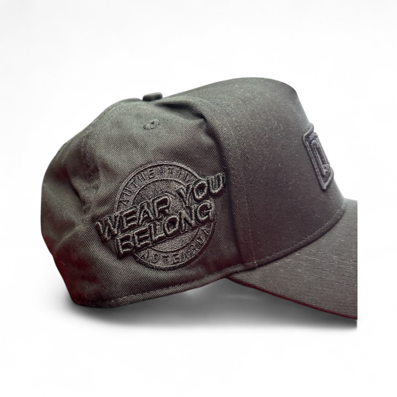 Entyce Black On Black Aframe