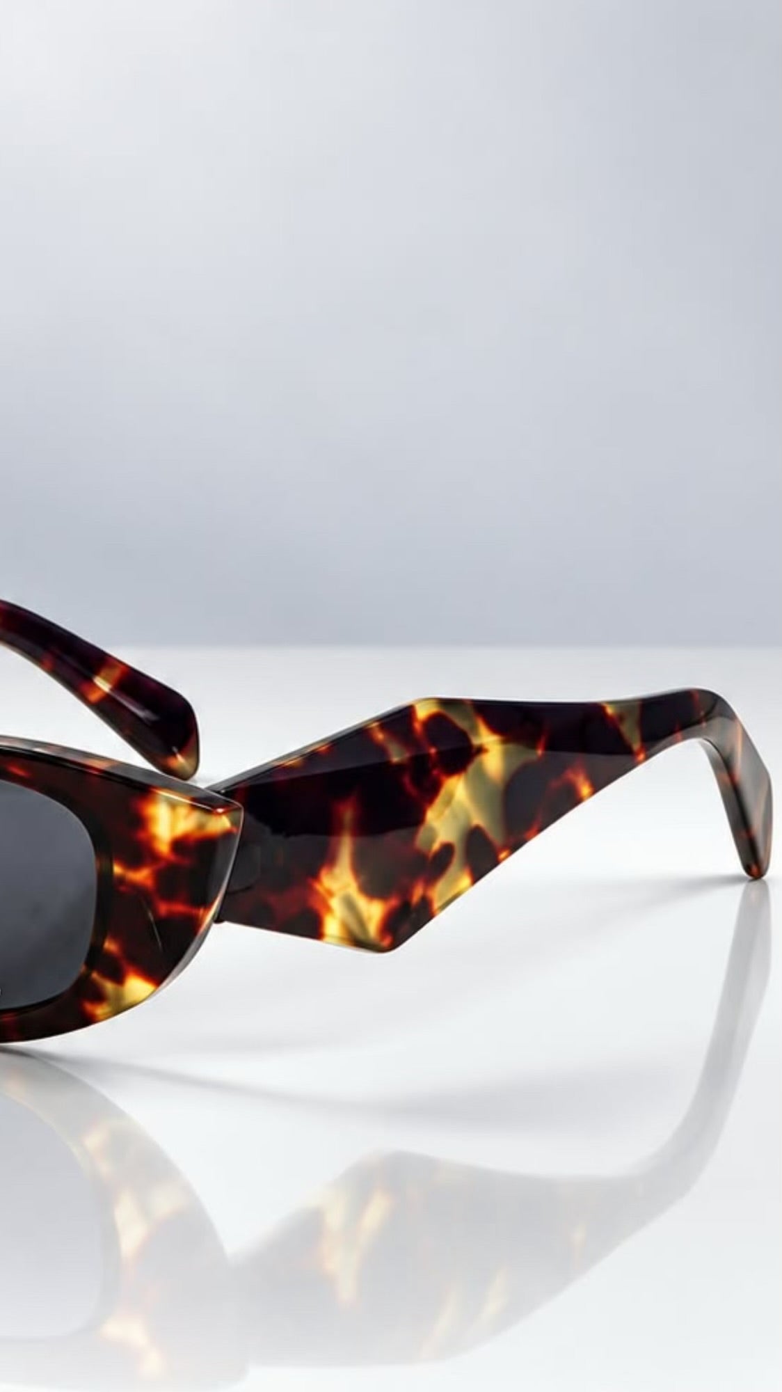 VITTORIA - Tortoise black