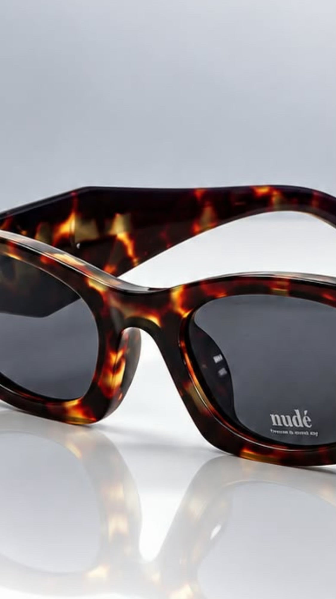 VITTORIA - Tortoise black